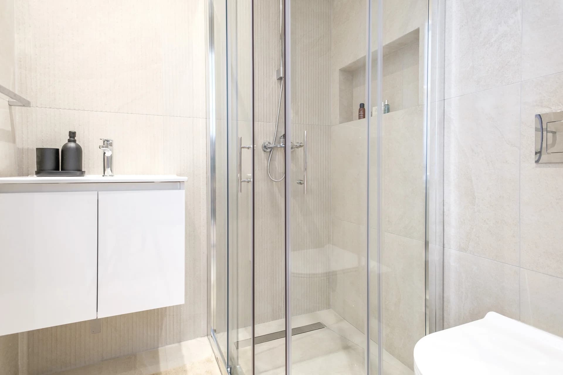 STAY 1 RESIDENCES interior 5