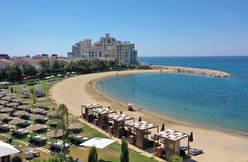 limassol-marina-beach-`.513be1ebec8b391ada869ba14191e907